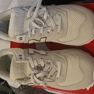 New Balance 574 Cream with Rose Gold Trim Sneakers Size 8